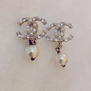 chanel cc crystal drop pearl clip on earrings